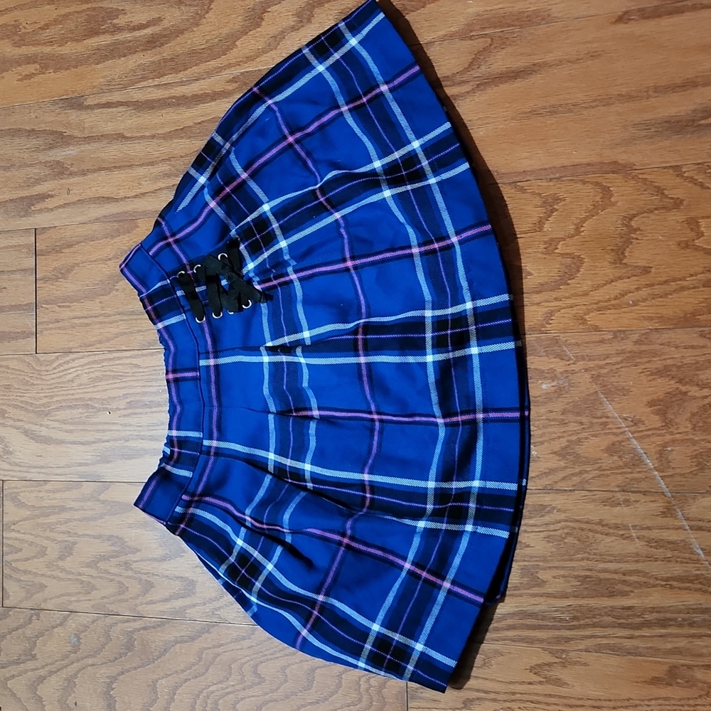 Skort‎